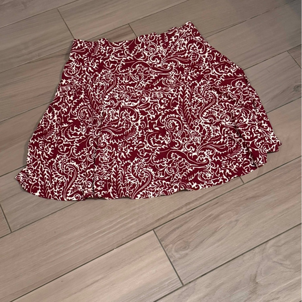 Elegant Red and White Patterned Skirt MEDIUM waist 30 length 19in
